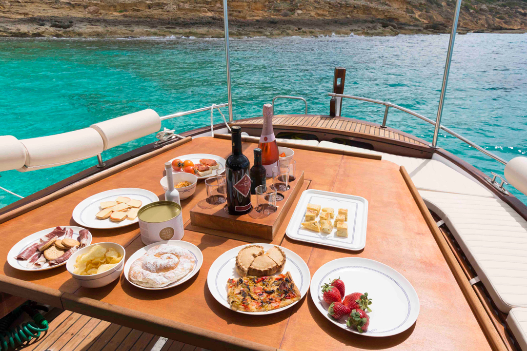 Traditional Llaüt Boat from Can Pastilla (Max. 8 People)